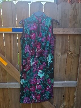 Sleeveless Floral Sheath Dress in Burgundy and Green